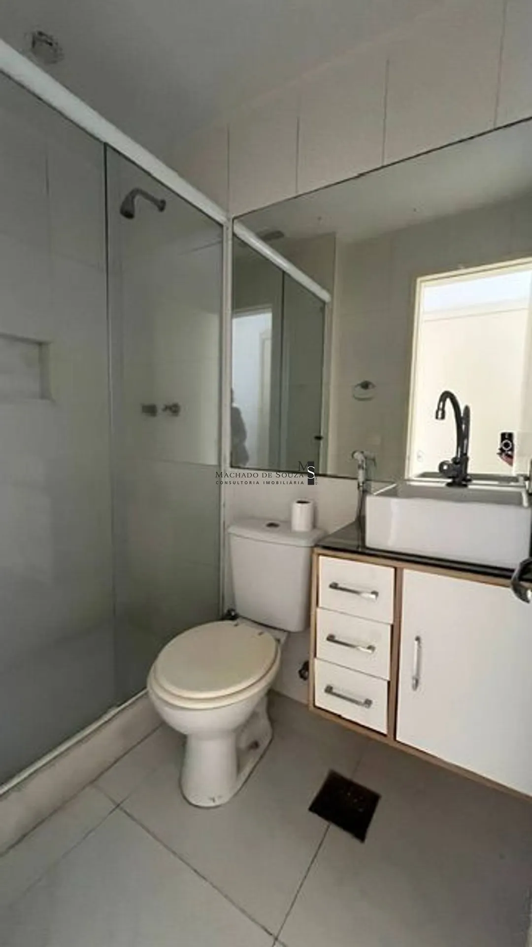 Walk-in closet in a 2-bedroom apartment, 75 m² — photo 13