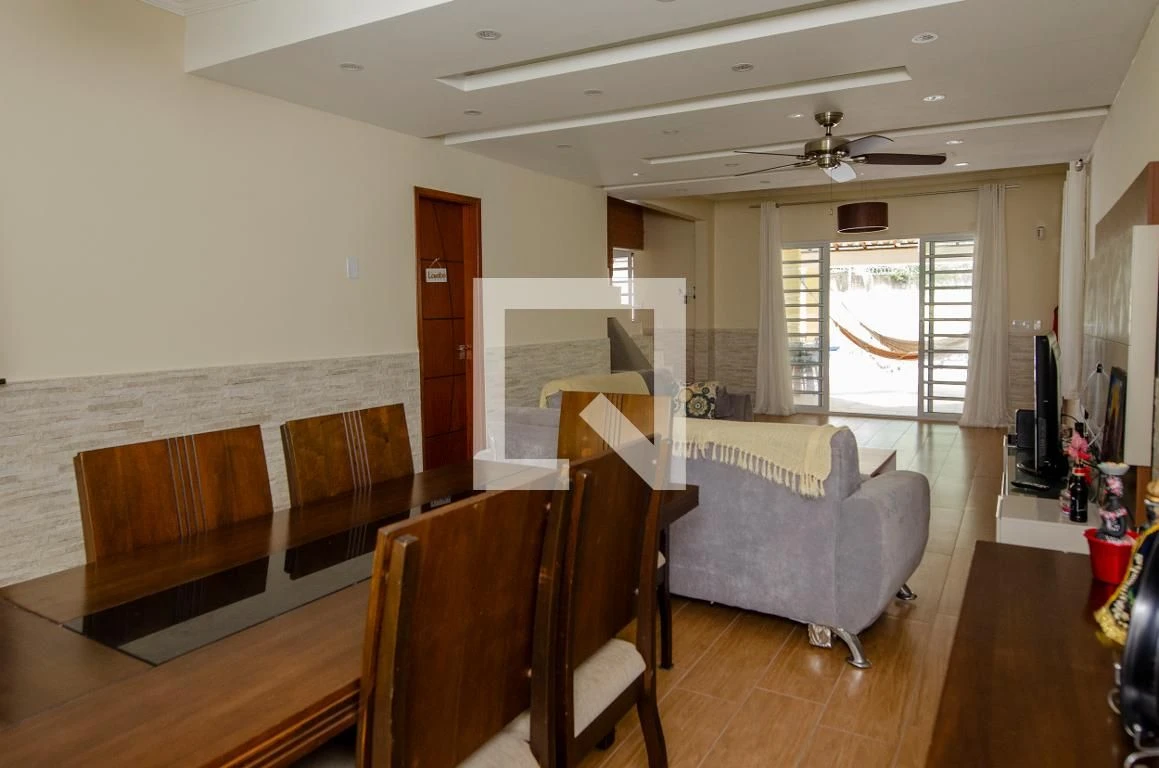 Casa mobiliada com 4 dormitórios e área de lavanderia — photo 32