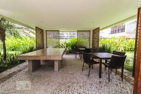 Furnished 69 m² apartment with 2 bedrooms and 2 baths — photo 41