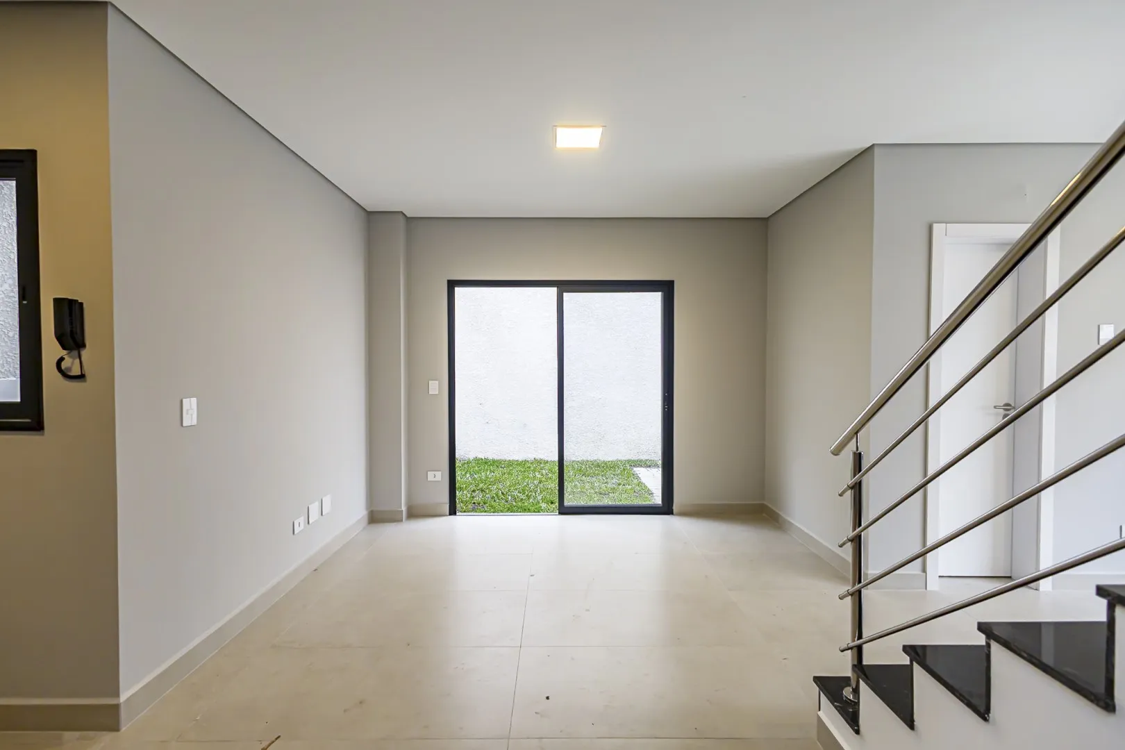 House with 3 bedrooms, 3 baths and 2 parking spots — photo 9