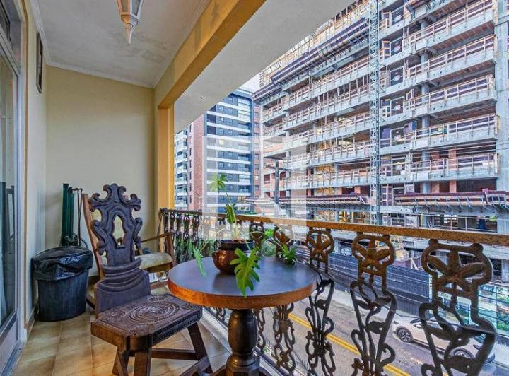 250 m² apartment with 3 bedrooms and open kitchen