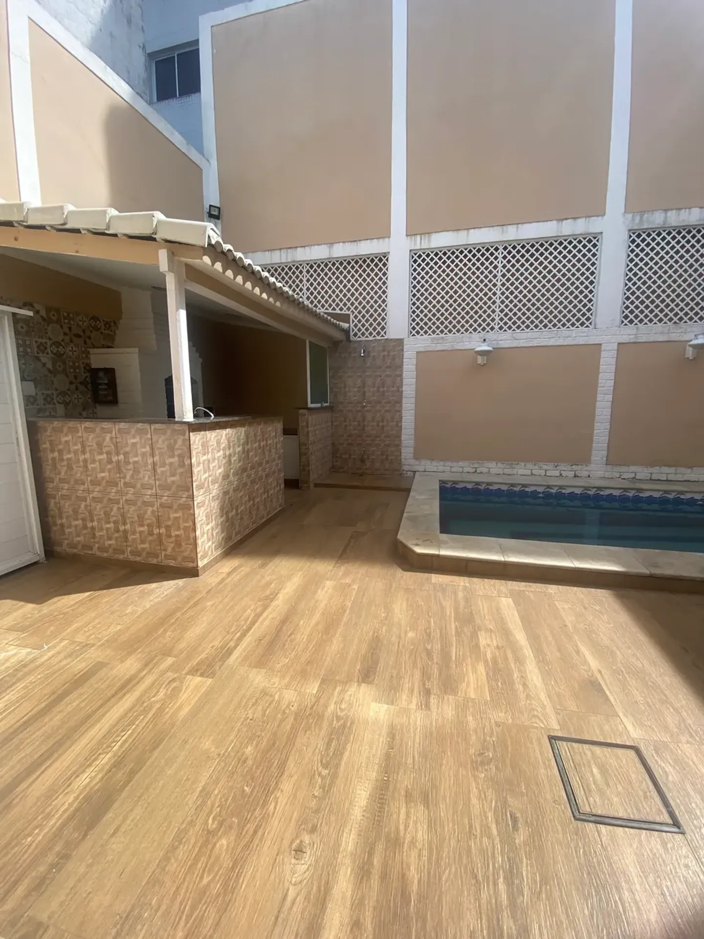 House, 200 m², with a grill on the balcony — photo 18