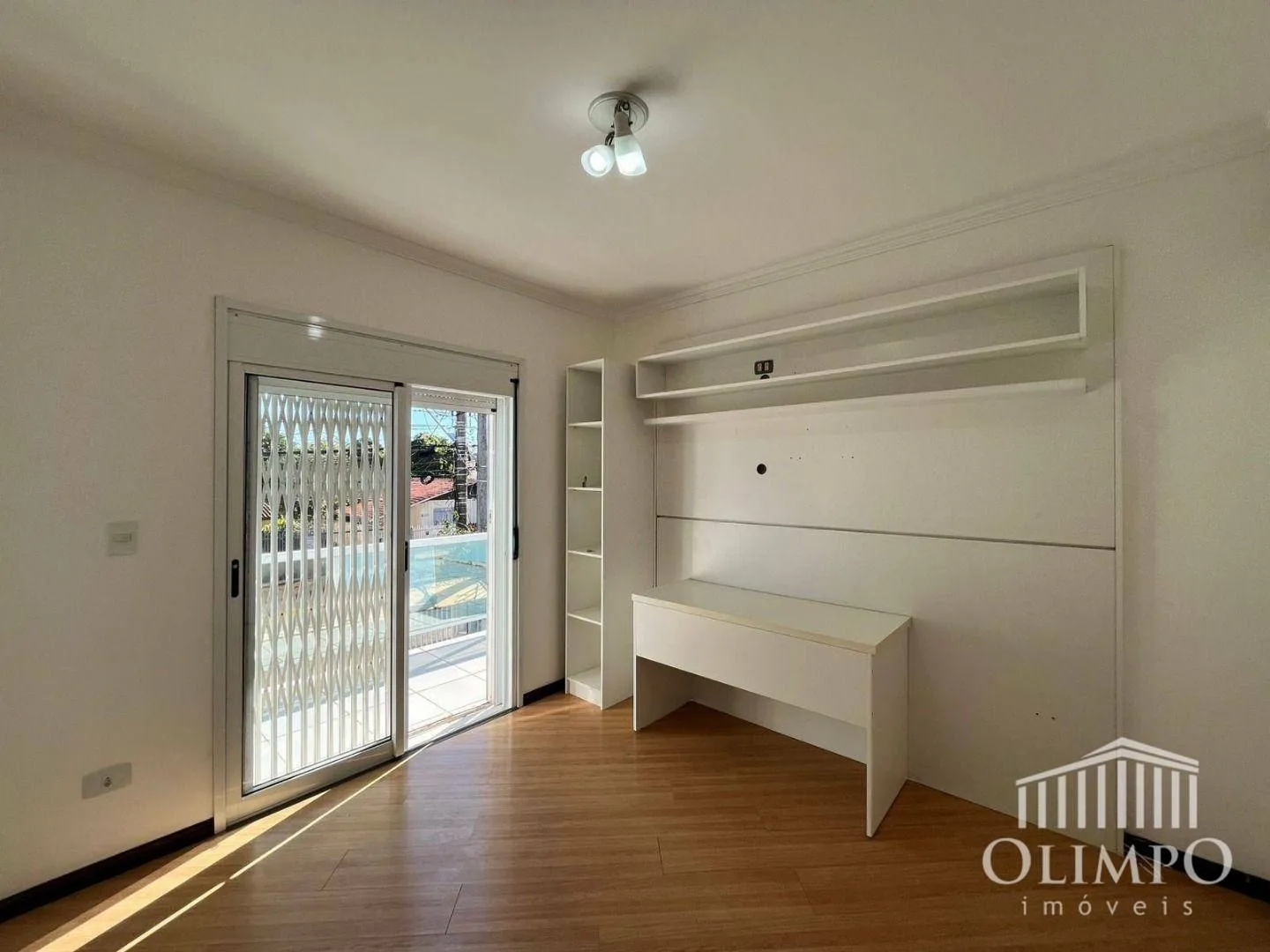 Unfurnished house with 4 bedrooms and a gas kitchen — photo 28