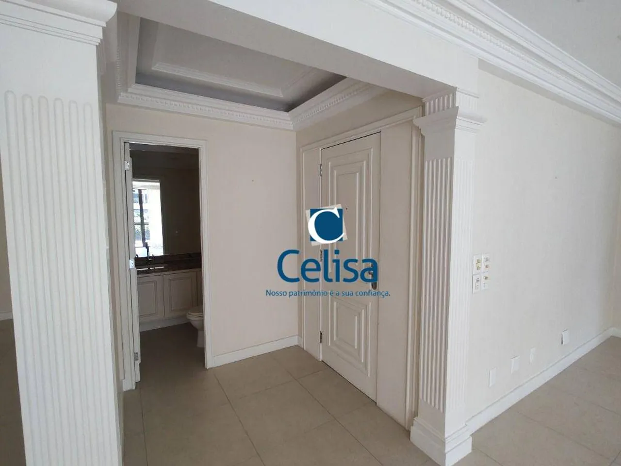 294 m² apartment with 3 bedrooms and 4 bathrooms — photo 18