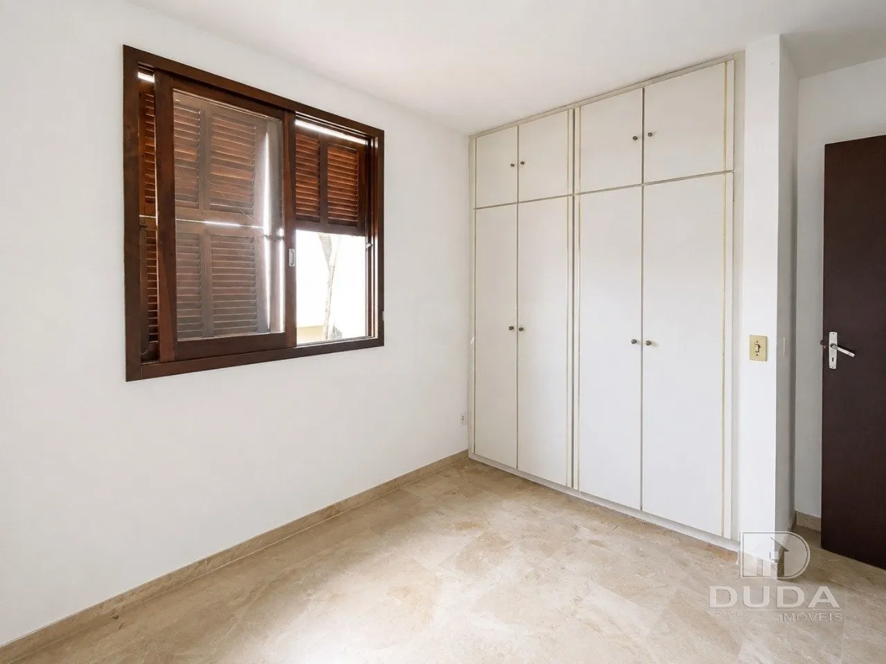 Casa mobiliada com 5 quartos e 260 m² com 2 suítes — photo 11