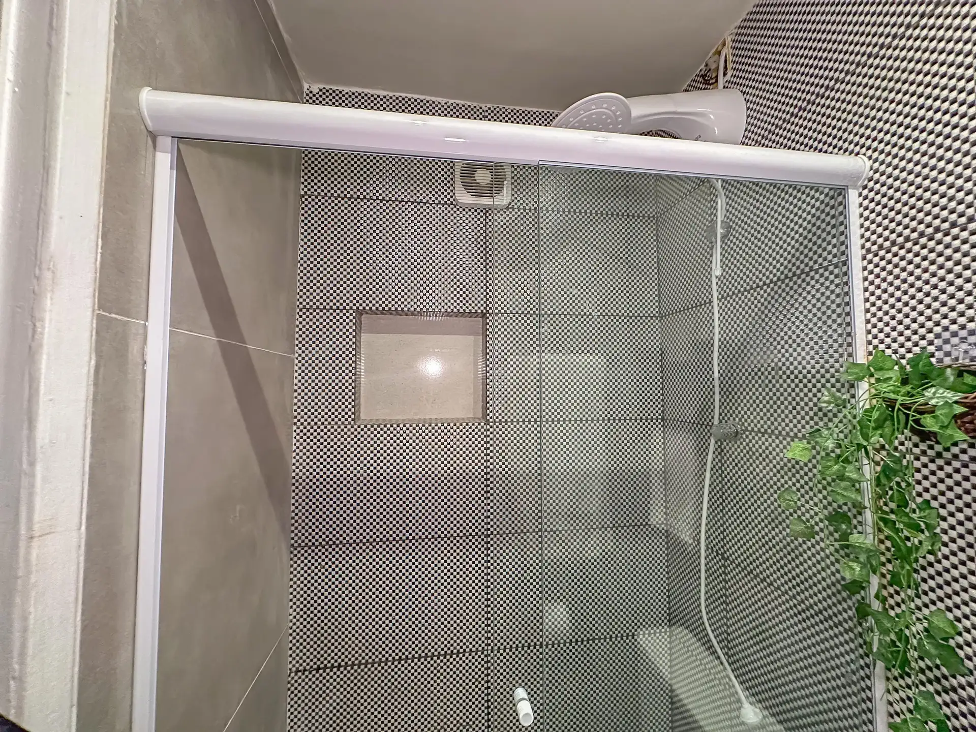 Monoambiente con espacio de home office en Rio de Janeiro — photo 17