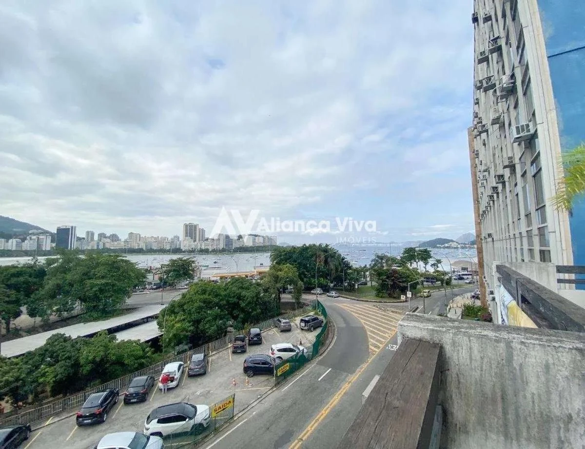 Casa, 824 m², com janelas do piso ao teto — photo 6