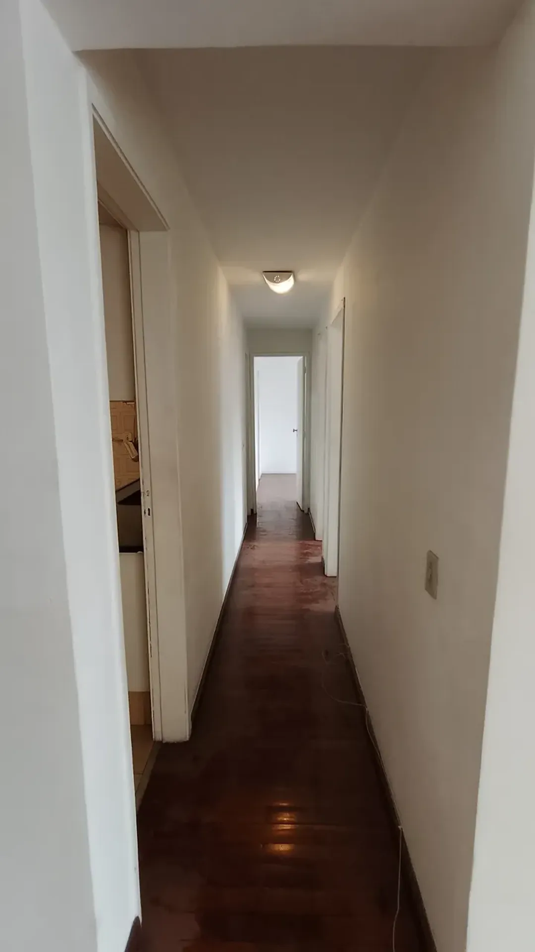 Apartamento no 4º andar com piso de madeira ou laminado — photo 13