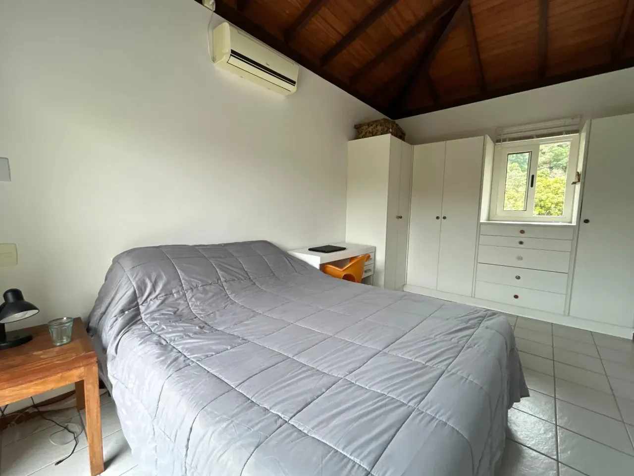 Bathtub in a 3-bedroom apartment, 114 m² — photo 11