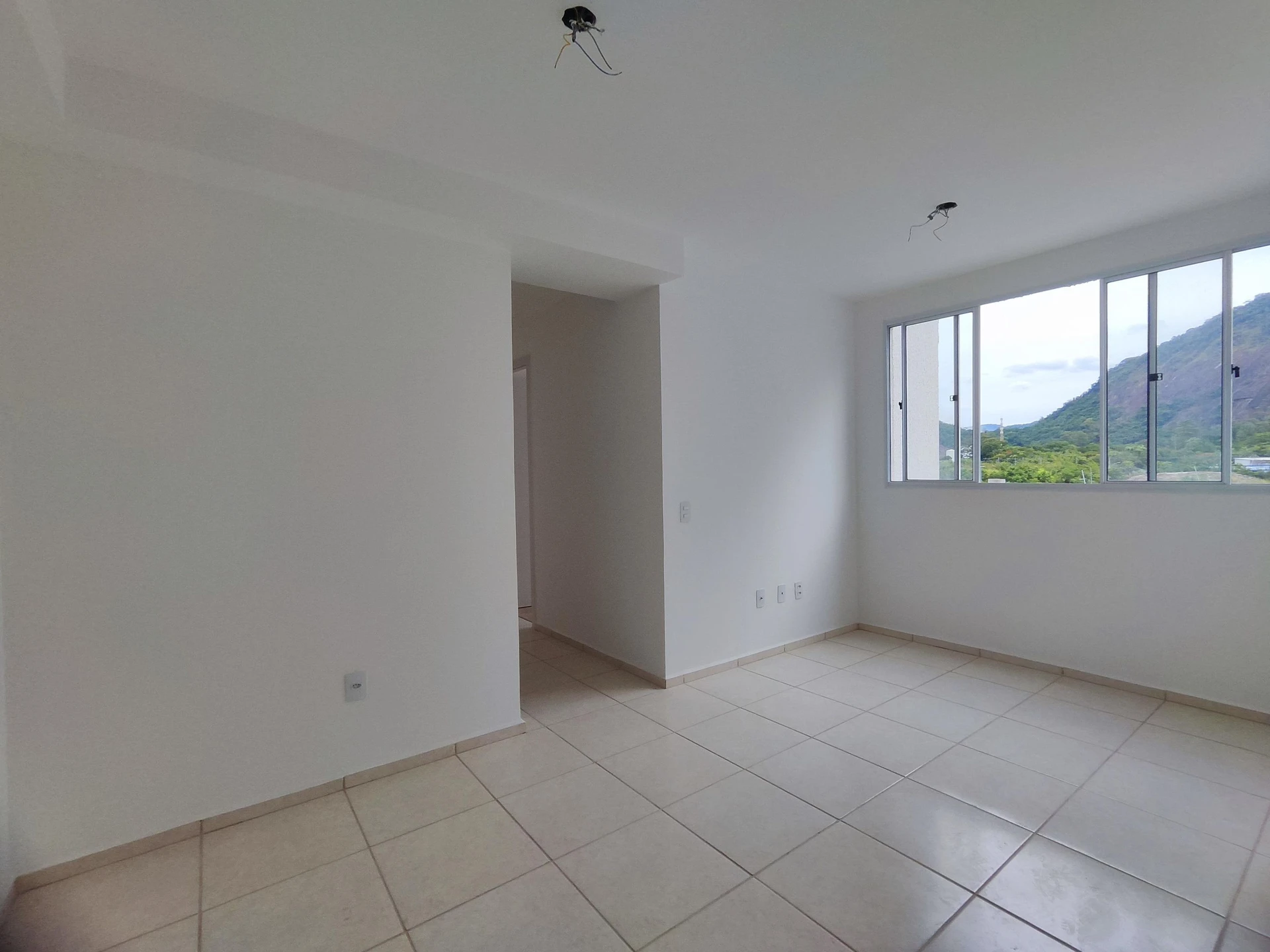 Mountain view in a 2-bedroom apartment, 48 m² — photo 7