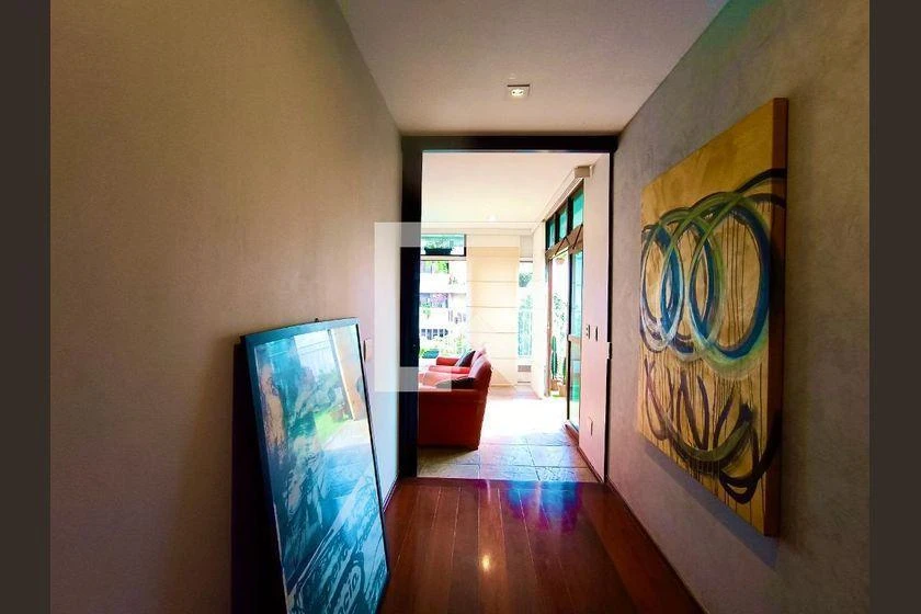 127 m² apartment with 3 en-suite bedrooms and balcony — photo 33