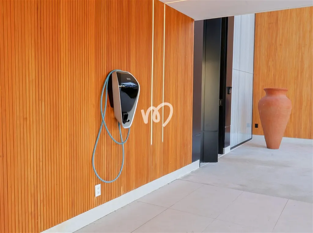 Furnished house with 5 bedrooms and 5 bathrooms — photo 28