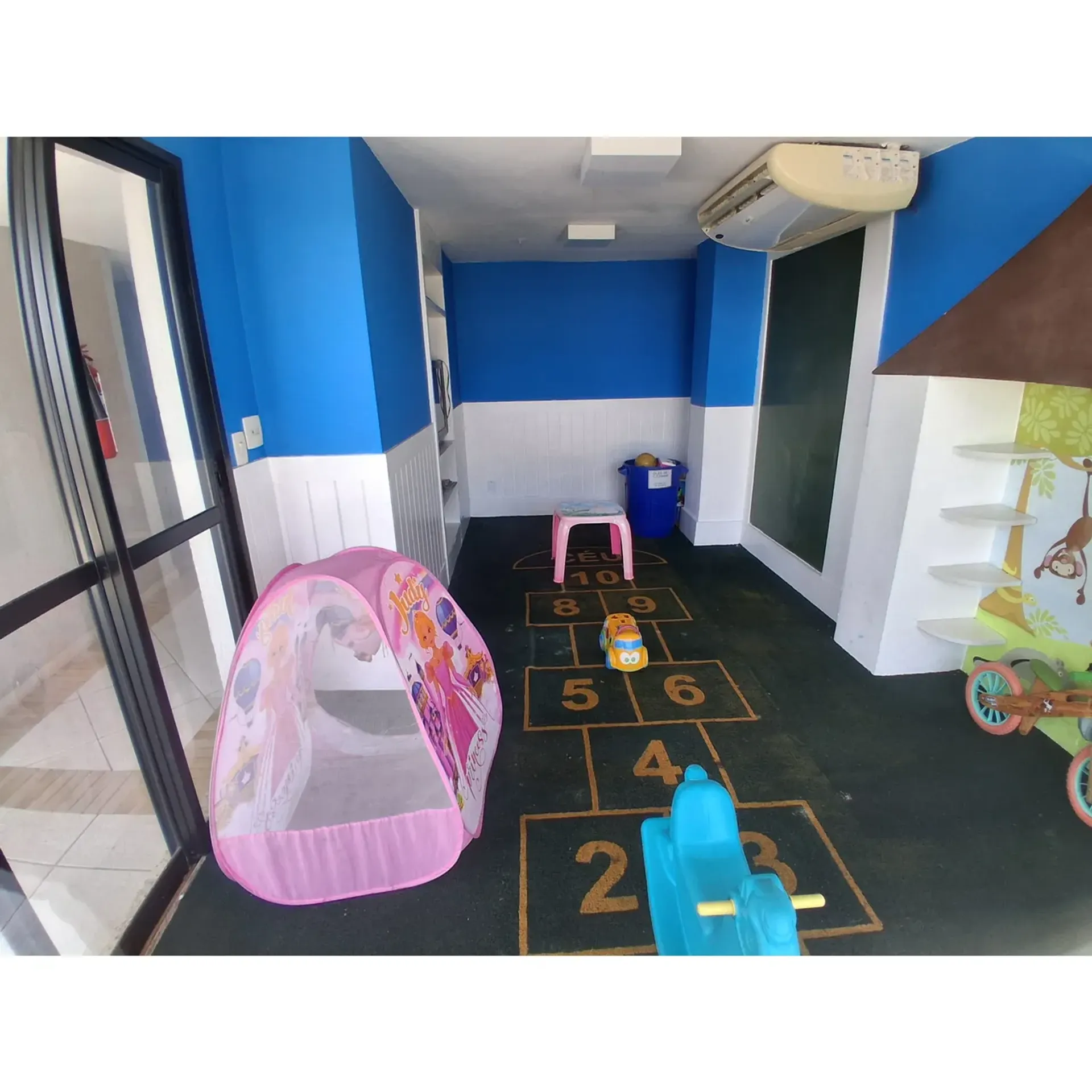 Квартира 73 м² з 2 спальнями та 9 поверхом, балкон — photo 33