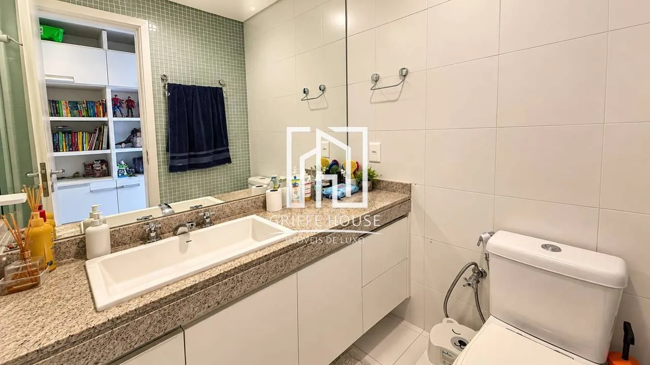 Furnished apartment, 233 m², with a bathtub — photo 26
