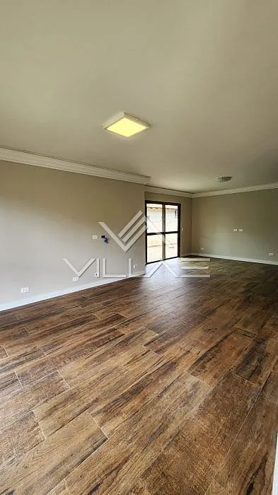 4-bedroom house with a washing machine in Curitiba