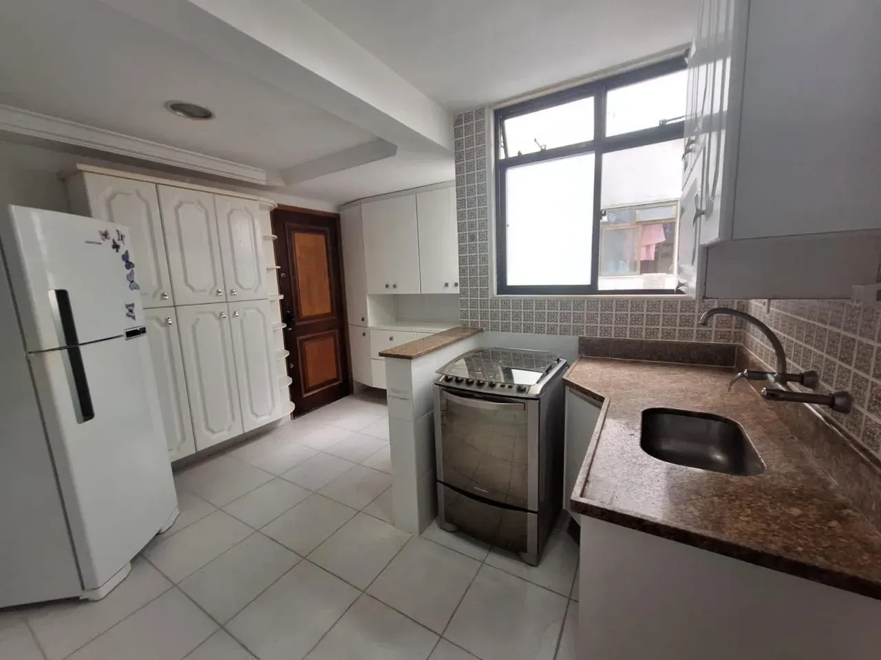 Apartamento sem mobília com 3 quartos e varanda — photo 22