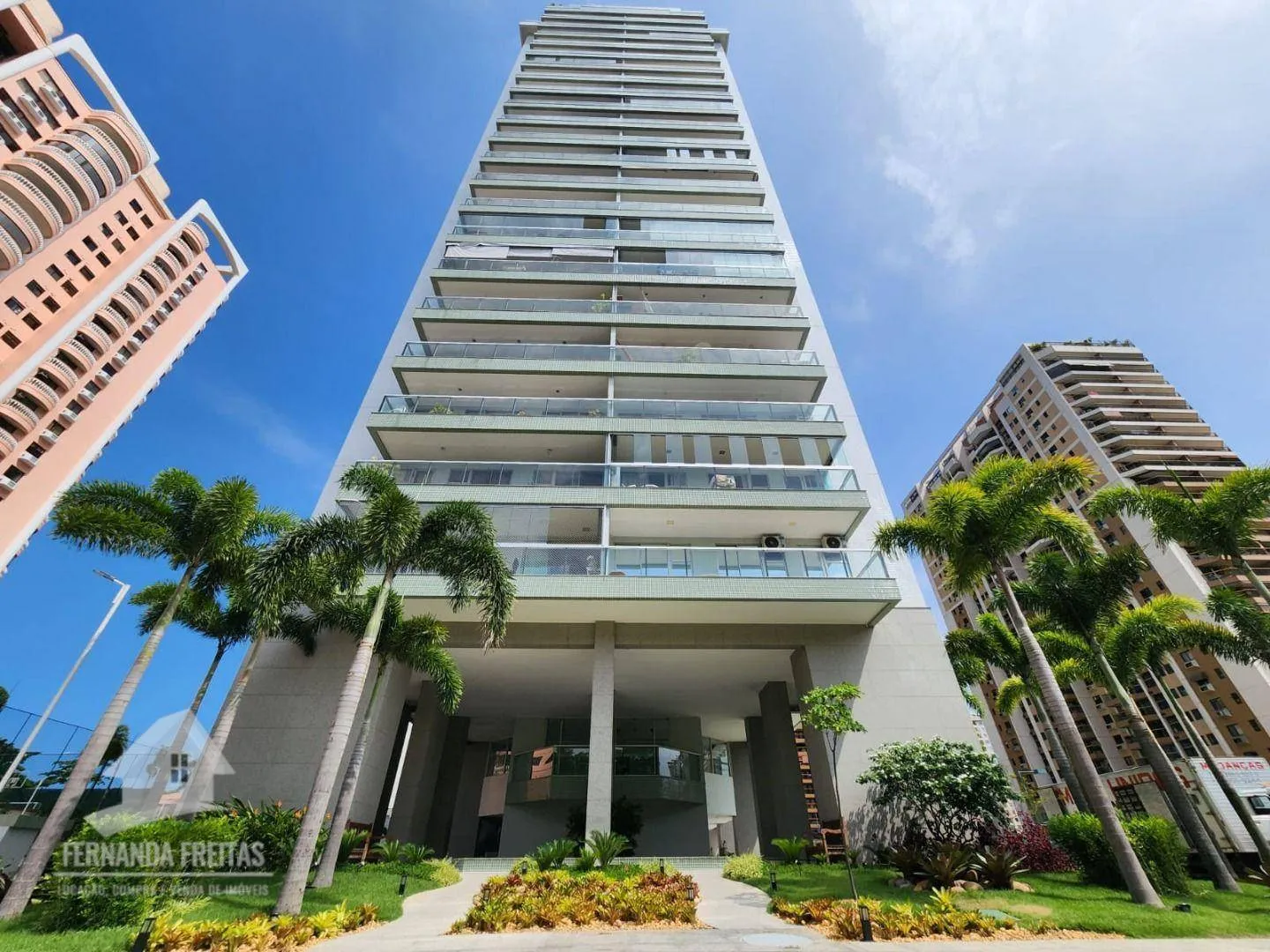 Furnished duplex penthouse with 3 bedrooms and 191 m² — photo 27