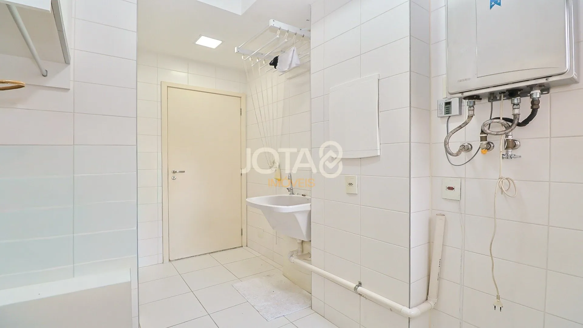 3-bedroom apartment with 185 m² and private BBQ space — photo 26
