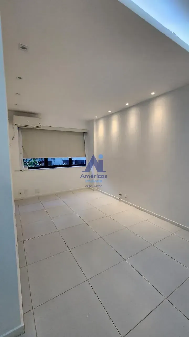 Unfurnished apartment with 4 bedrooms and a balcony — photo 3