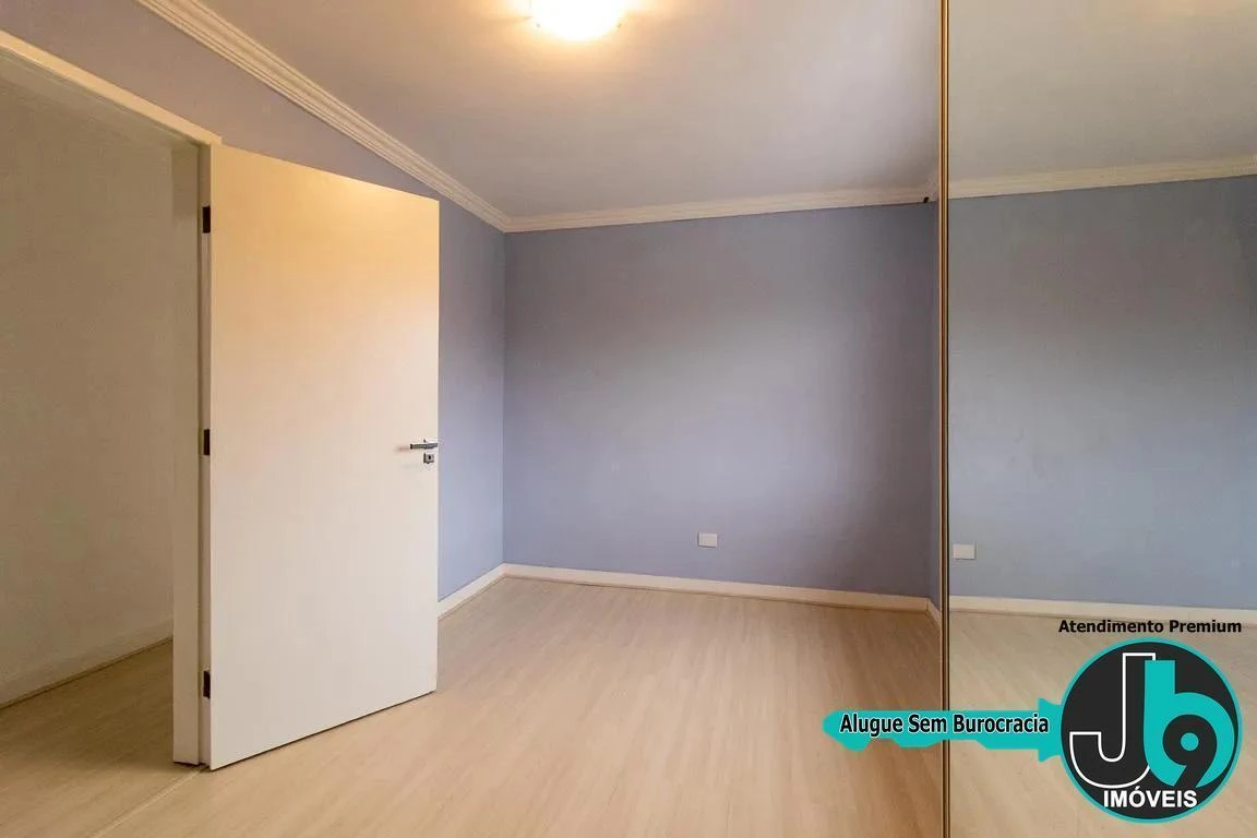 212 m² house with a home office and a glass-enclosed balcony — photo 26