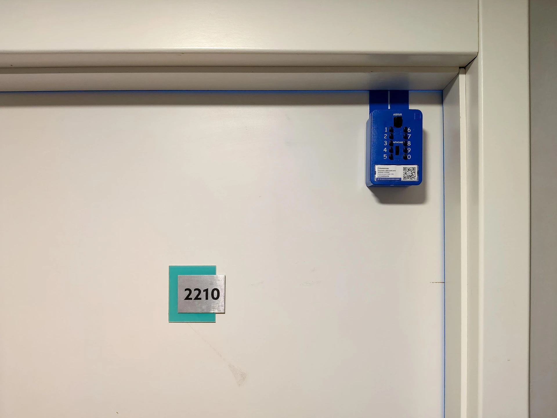 2-bedroom apartment in a building with a sauna — photo 82
