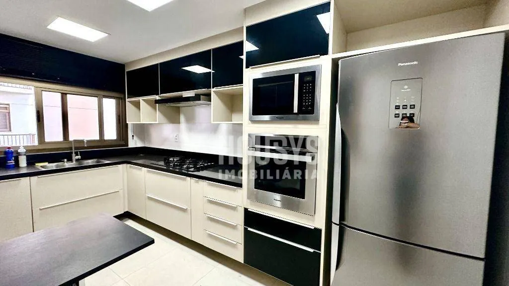 Furnished 4-bedroom apartment with 169 m² — photo 2
