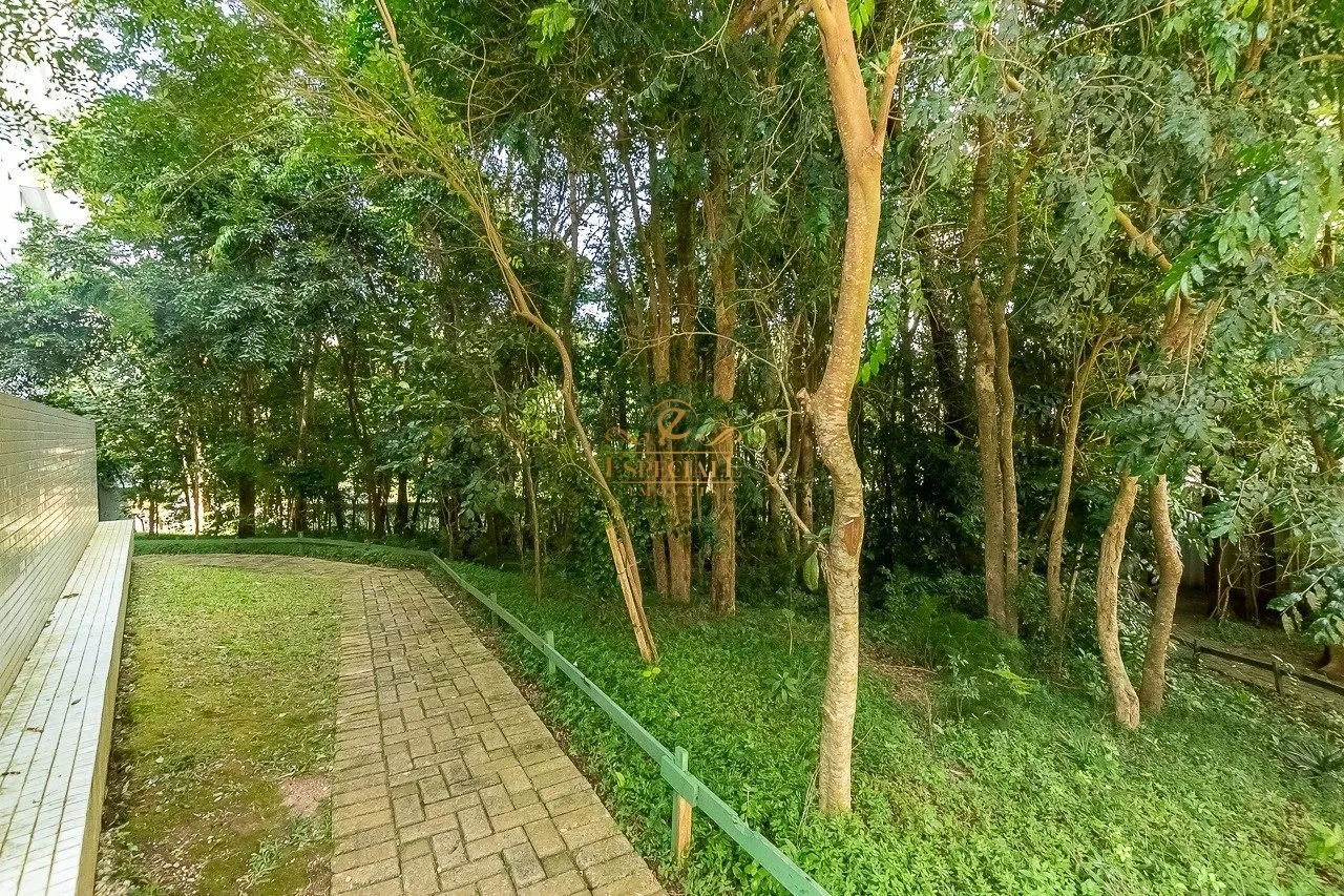 4-bedroom apartment with 2 suites, 331 m² — photo 50