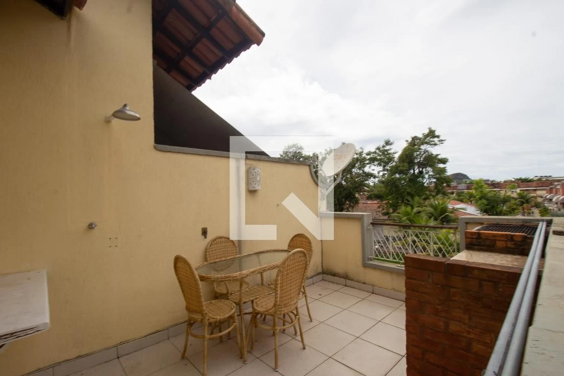 4-bedroom house with a walk-in closet in Rio de Janeiro — photo 28