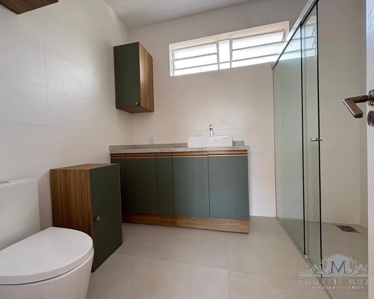 Casa de 273 m² con balcón gourmet y espacio de home office — photo 22