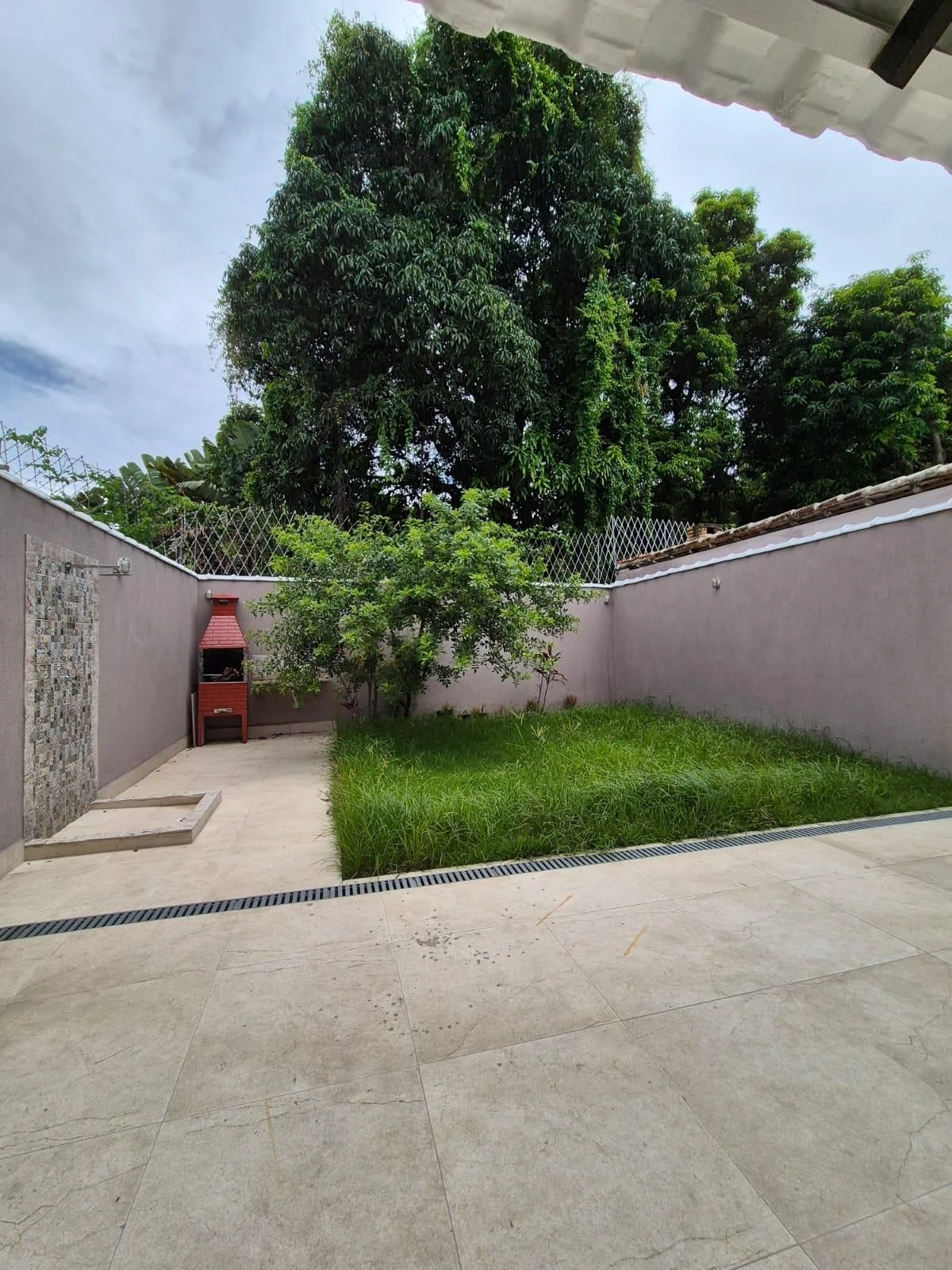 Unfurnished house with 5 bedrooms and integrated kitchen — photo 11
