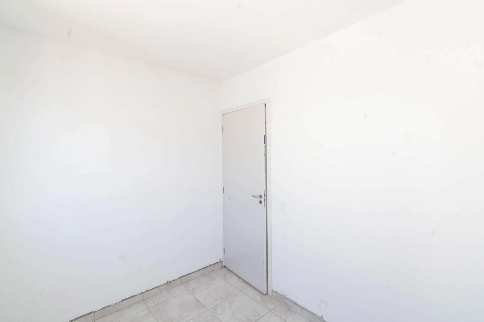 Apartamento de 2 dormitorios y baño con ducha de vidrio — photo 40