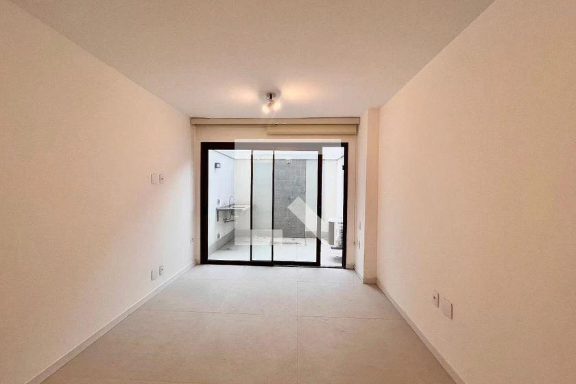 1-bedroom unfurnished apartment with enclosed balcony — photo 13