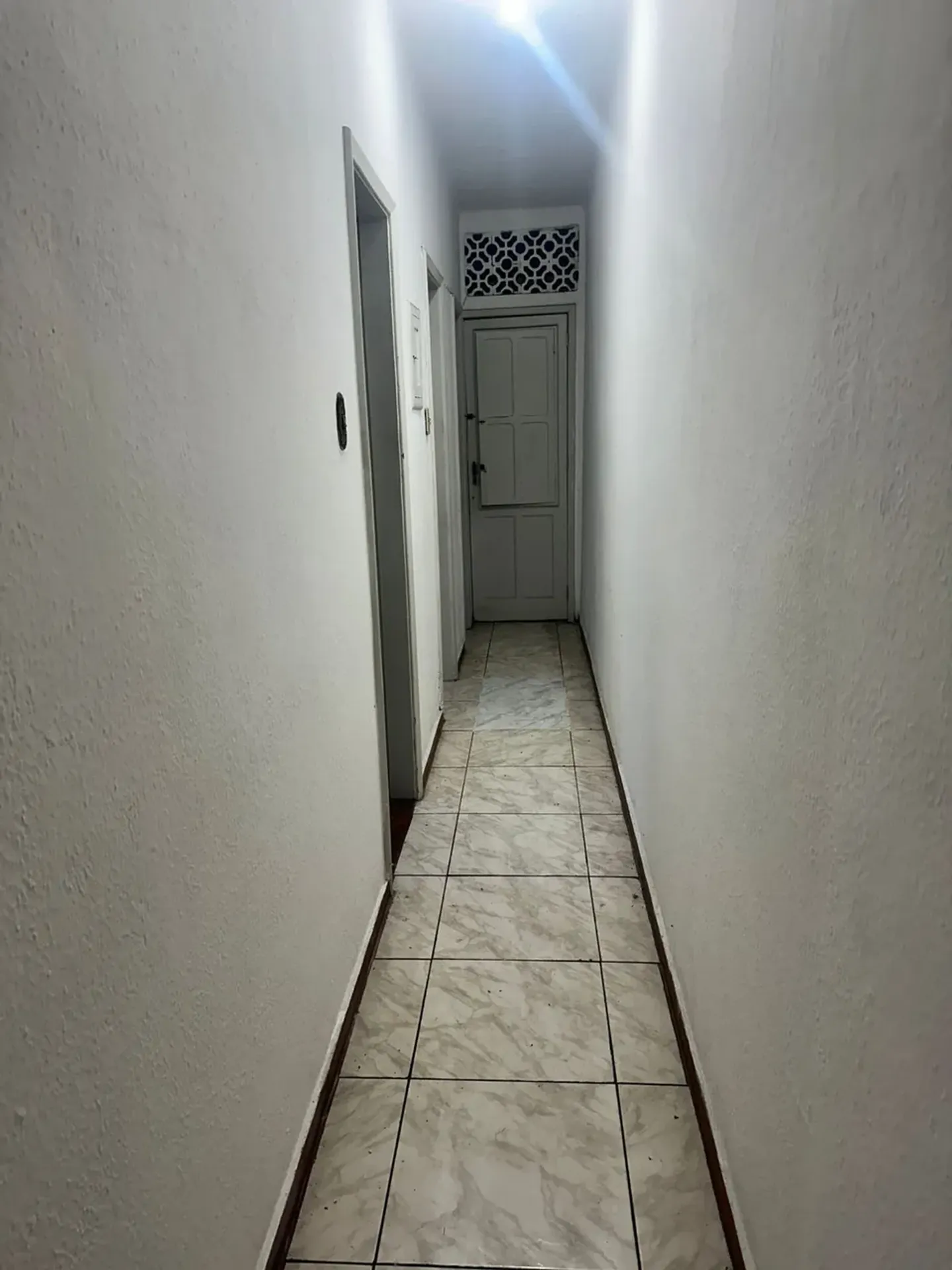 Unfurnished apartment with a separate closed kitchen — photo 7
