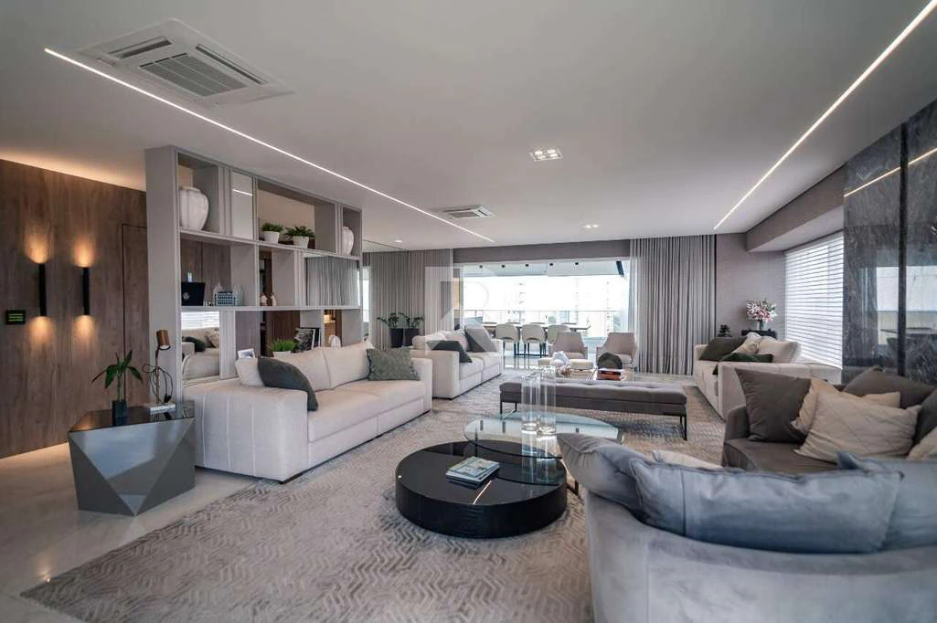 373 m² apartment with 4 en-suite rooms and 5 parking
