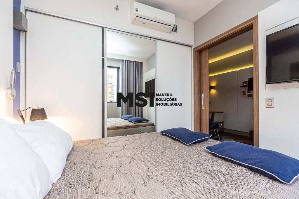 One-bedroom apartment with a washing machine — photo 5