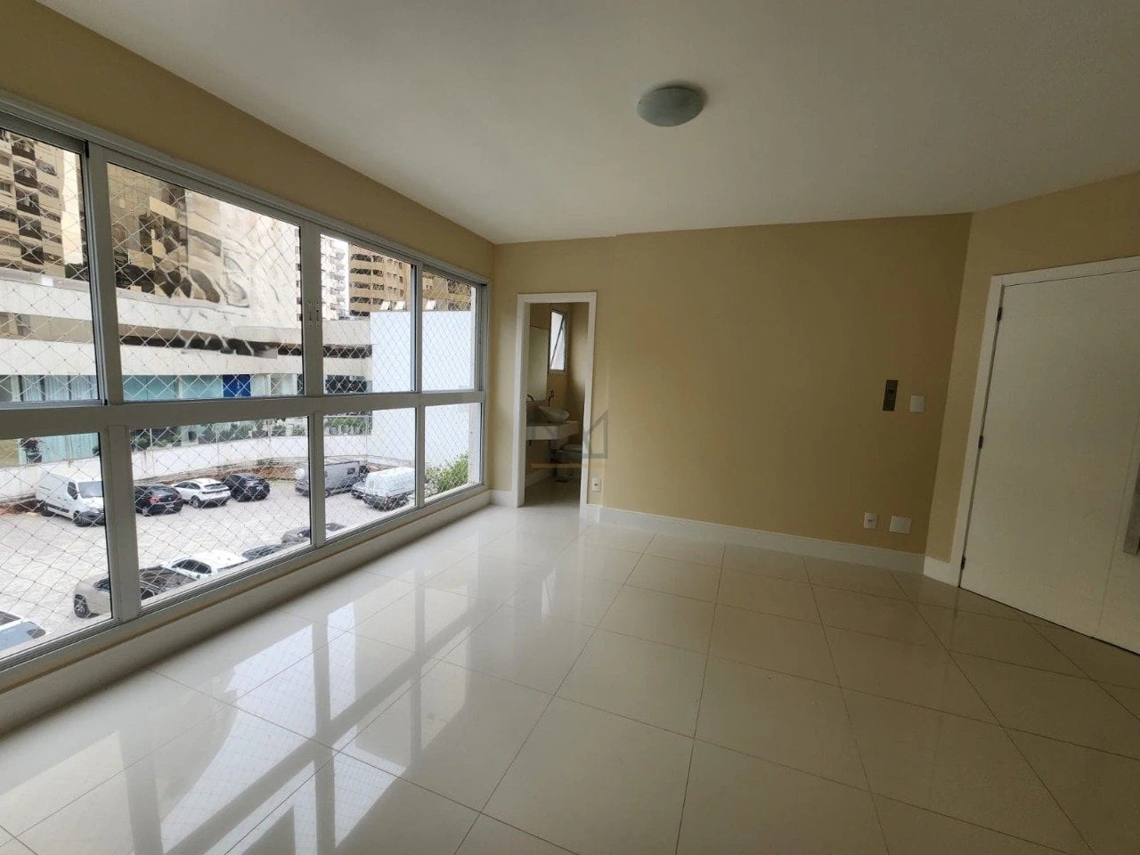 Departamento con ventanales de piso a techo en Florianópolis — photo 23