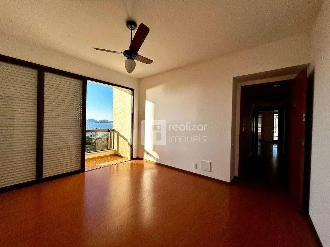 4-bedroom apartment with 3 en-suite baths and 303 m² — photo 17