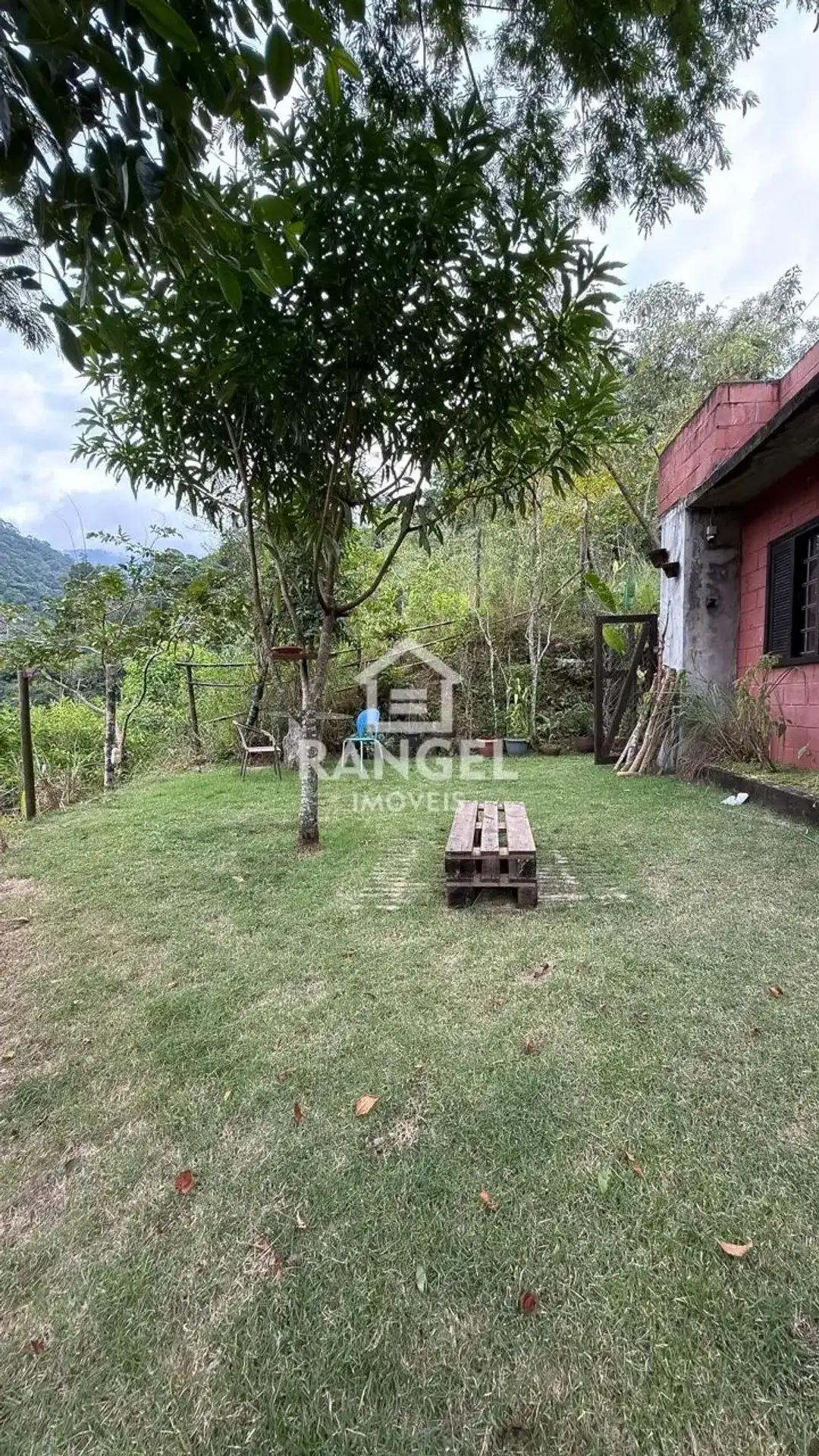 House with a balcony and private garden, 2500 m² — photo 19
