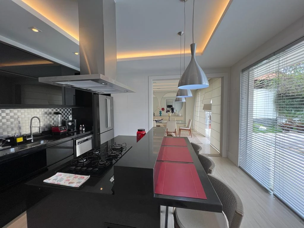 Furnished 700 m² house with 4 en-suites and 4 parking — photo 4
