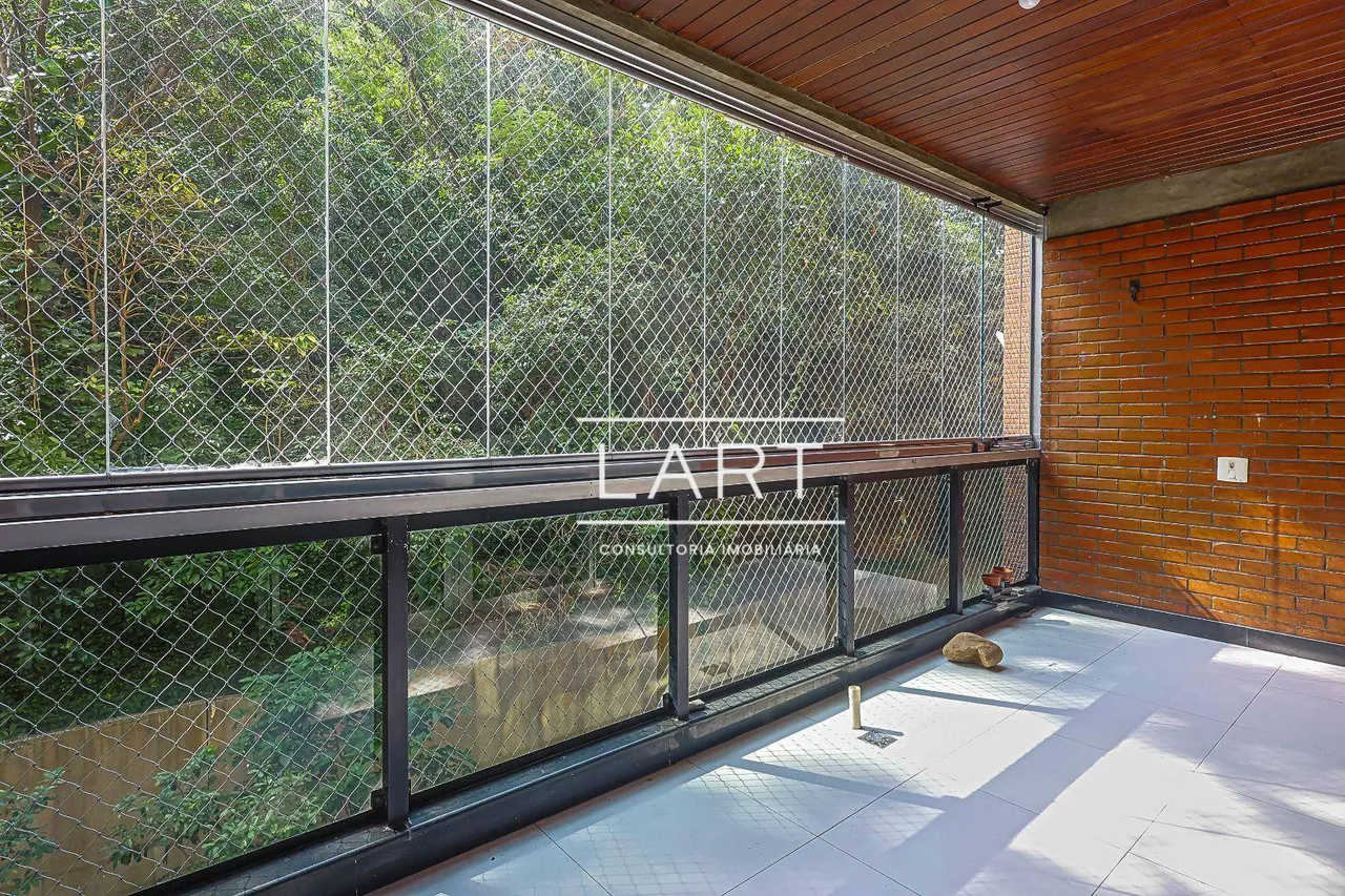 3-bedroom apartment with glassed-in balcony and 160 m² — photo 26