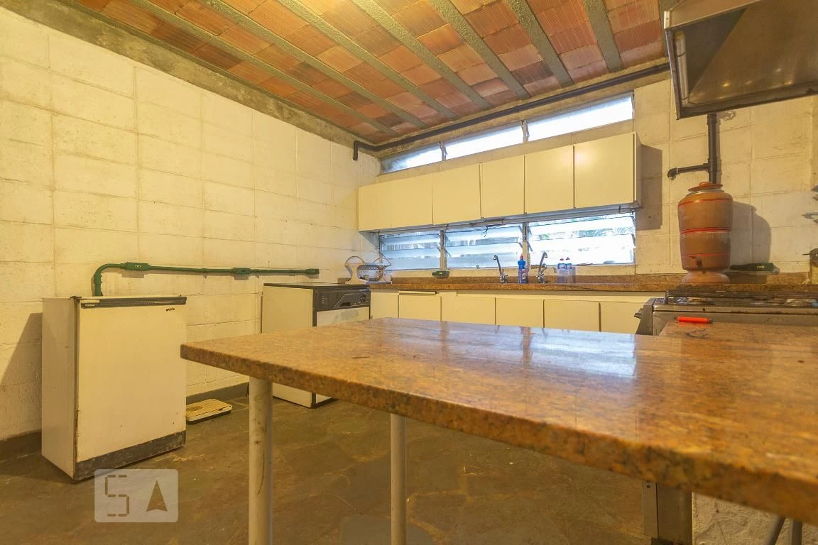 Condo house with 4 bedrooms and 400 m² — photo 62