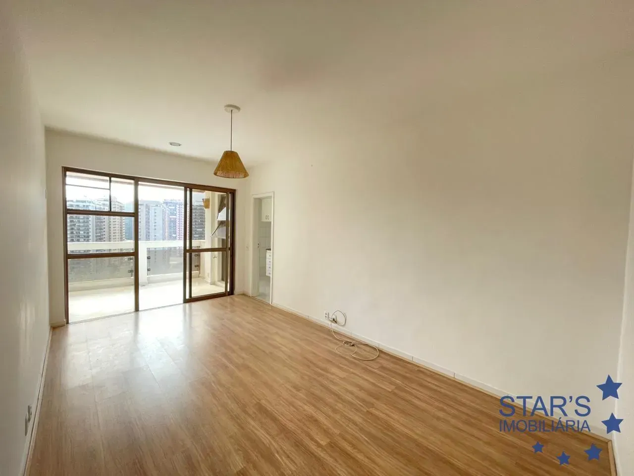 1-bedroom apartment with balcony and city-view outlook — photo 8