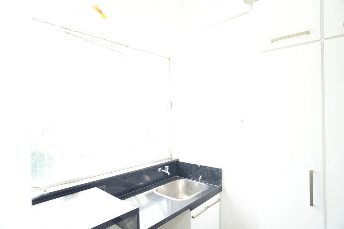 3-bedroom apartment in a building with a gym — photo 34