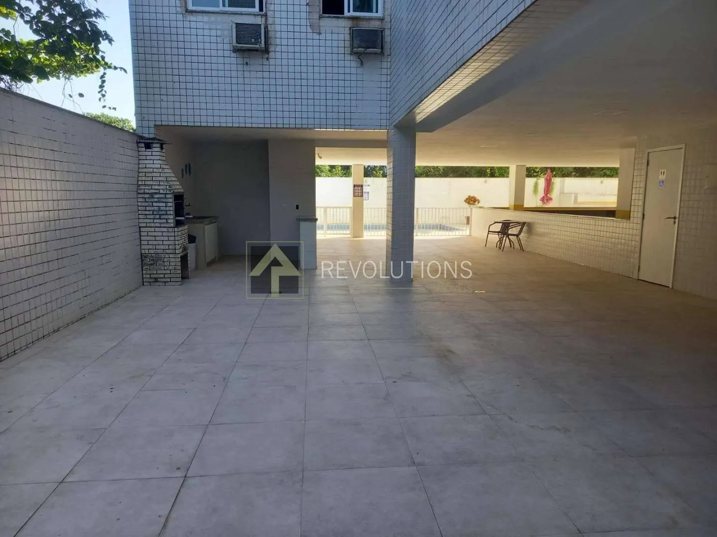 Apartamento de 3 quartos em condomínio com piscina — photo 18