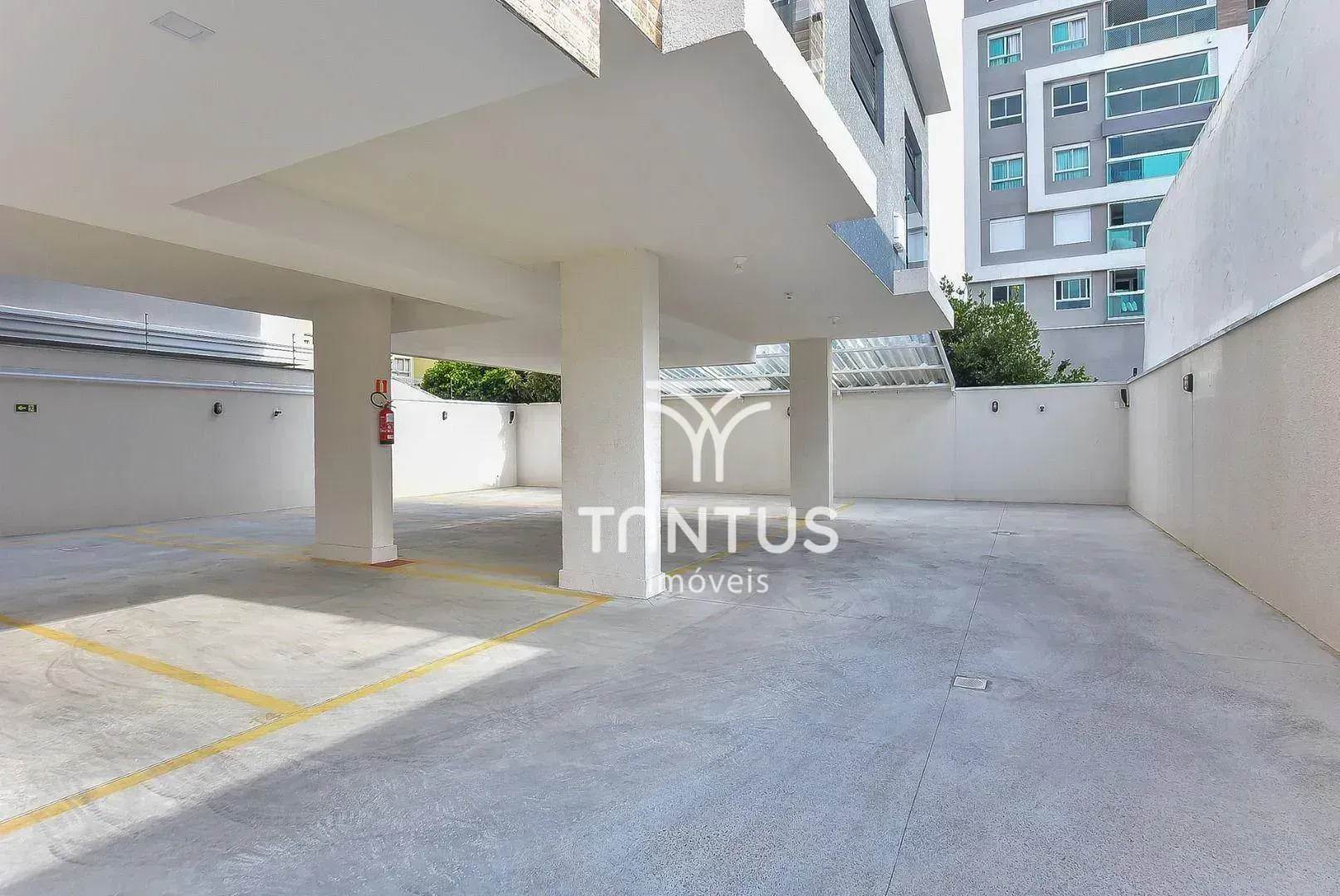 2-bedroom apartment with 2 parking spaces and en-suite — photo 32