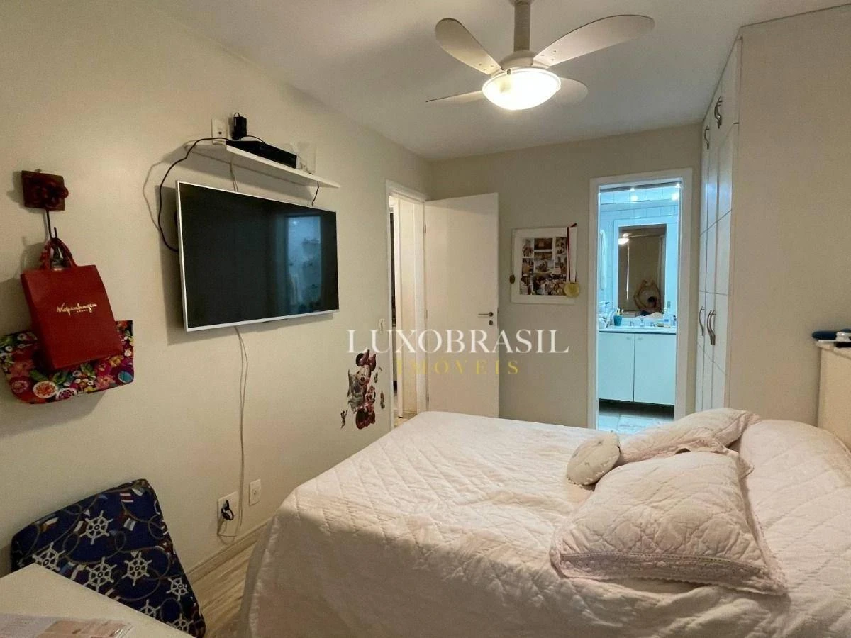 Furnished 3-bedroom apartment with 3 bathrooms — photo 20