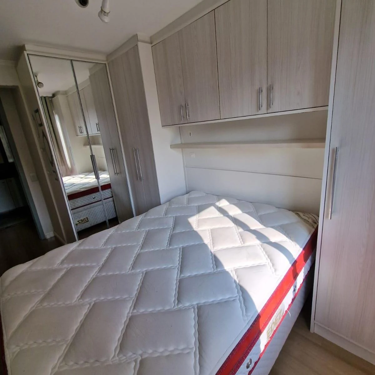 1-bedroom apartment with a separate kitchen — photo 3