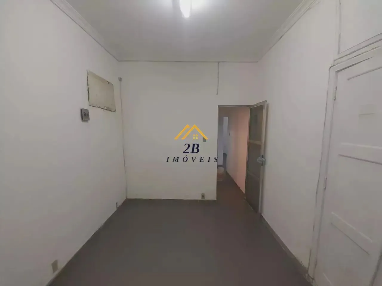 Commercial house with 5 bedrooms and 3 bathrooms — photo 17