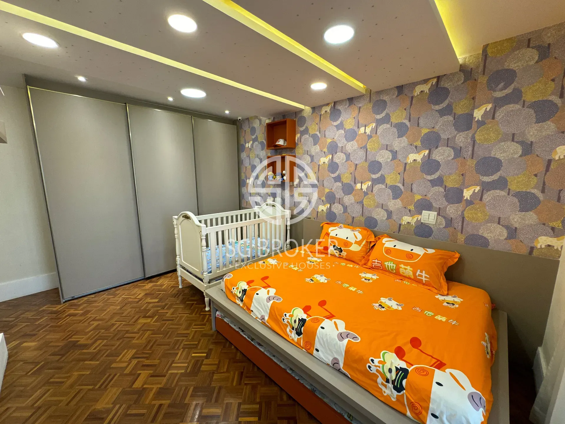 Furnished apartment with open-plan kitchen and 4 bedrooms — photo 41