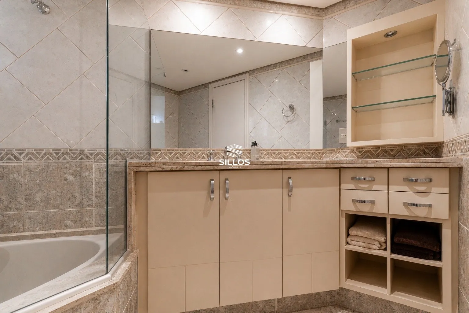 Apartamento para alugar com 262 m², 3 dormitórios e sacada — photo 26